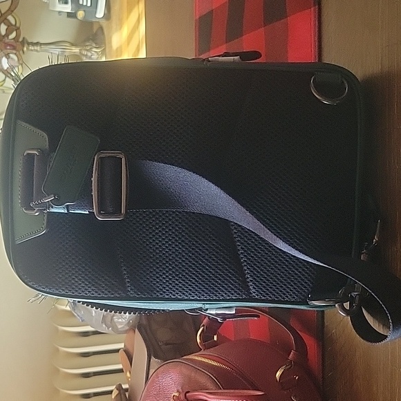 Coach mini crossbody backpack - Picture 3 of 3